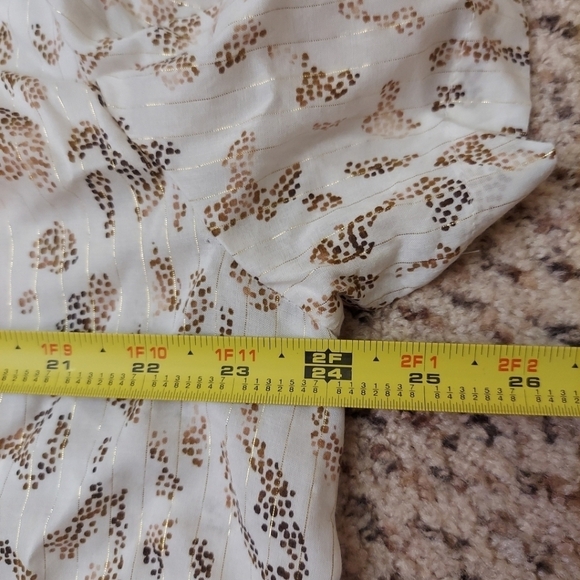 Jane + Delancey Top Women’s XL White Gold Blouse Jungle Leopard Button Up Shirt - Picture 12 of 12